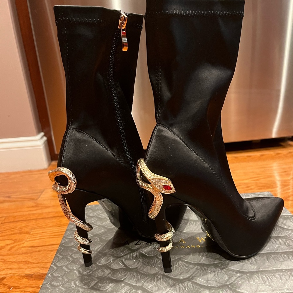 Azalea Wang Queen of kings stiletto Booties in black